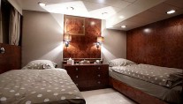 QUEEN SOUTH -  Twin Cabin